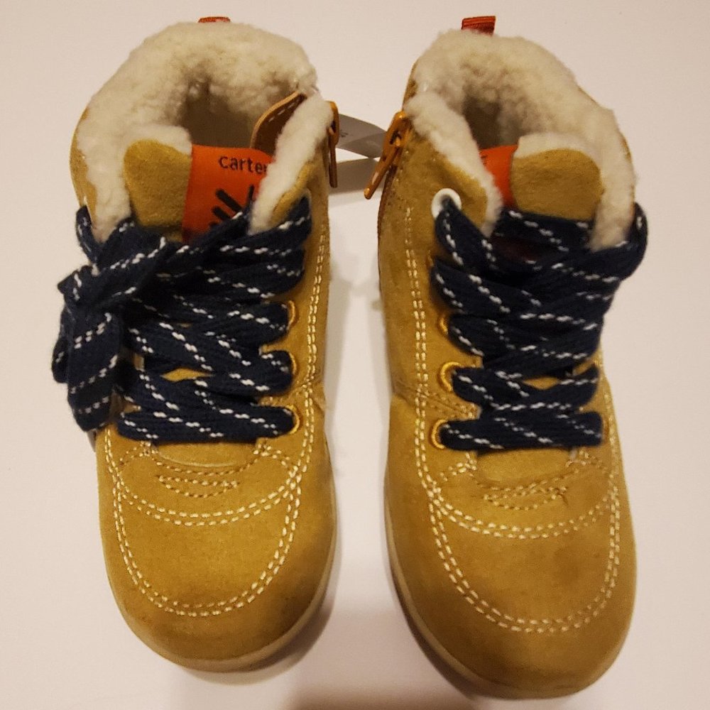 #416  NWT Carter Toddler Boots Size 9
